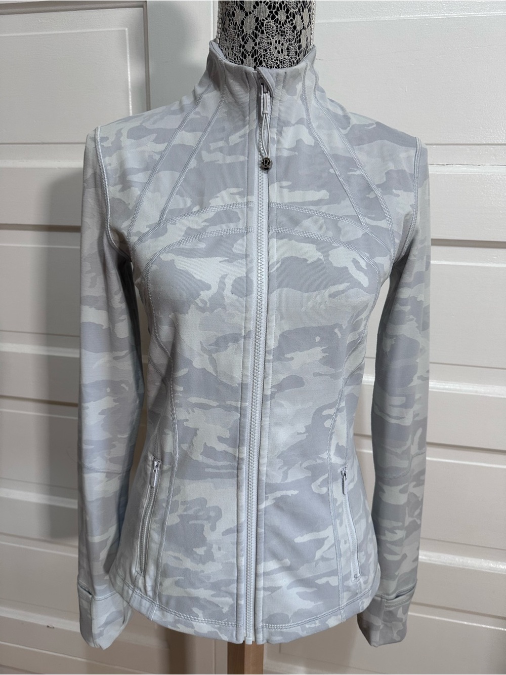 Lululemon Define Jacket *Luxtreme Size 8 Incognito Camo Alpine White Starlight